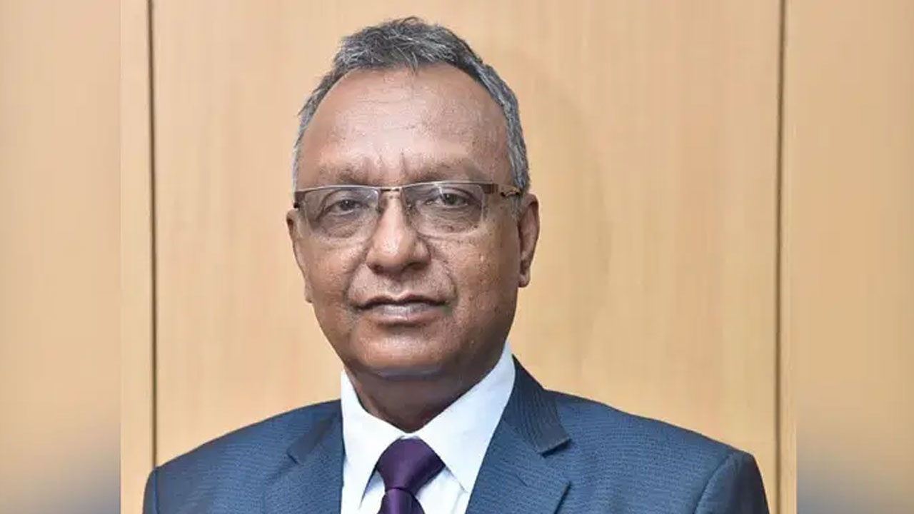 কানাডায় দেড় কোটি টাকা পাচার করলেন শাহীনুল ইসলাম